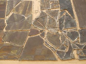 Figure 3. During treatment, reflected image showing multiple breaks in corroded glass (Photography by Ann Marsh) 