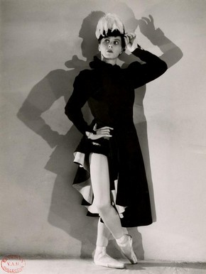 Ninette de Valois in Douanes, black and white photograph, 1932