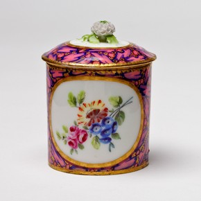 Pommade pot, Sèvres porcelain factory, France, 1761. Museum no. C.1434-1919