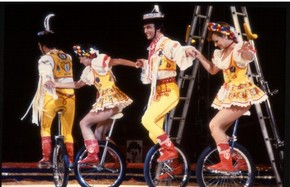 Bertinis Cycling Troupe, International Circus Festival, Monte Carlo, 1981