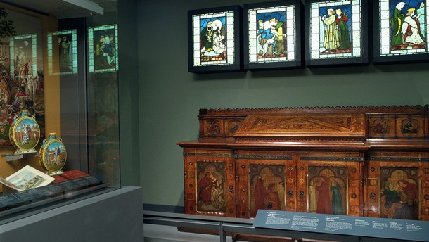Gothic Revival, Room 122d