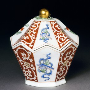 Sugar box of 'Kakiemon' design, made at the Chelsea porcelain factory, about 1752-55. Museum no. C.3&A-1966