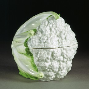Tureen and cover, Chelsea porcelain factory, about 1755. Museum no. C.676-1925