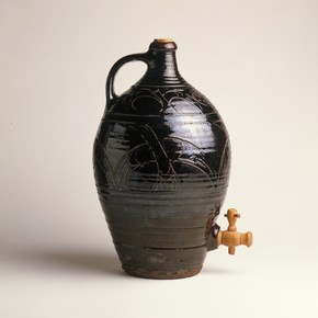 Michael Cardew, large slipware cider jar, earthenware, height 450mm, width 275mm, made at Winchcombe, about 1938. Museum no. Circ.319-1938