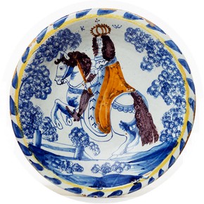 Dish depicting William III, about 1689-1705. Museum no. 3871-1901