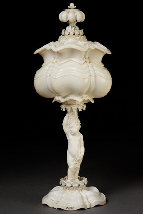 Turned ivory cup, by Pilipp Sengher also called Filippo Senger, Florence, Italy, 1681. Museum no. 74-1865