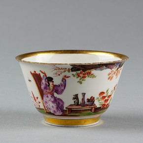 Tea bowl, Meissen porcelain factory, 1723-1725. Possibly painted by J.G. Höroldt. Museum no. C.119-1940