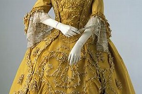 Sack-back gown, Britain, 1760. Museum no. T.77-1959