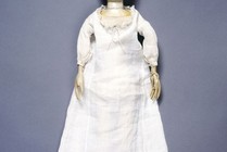 Lady Clapham in her shift, doll and clothes, England, 1690s. Museum no. T.846-1974