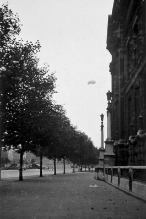 Barrage balloon outisde the V&A
