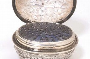 Nutmeg grater, England, 1800-25. Museum no. M.1065-1927