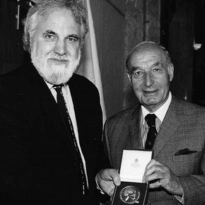Lord Weatherill presents Johathan Ashley-Smith with the Plowden Medal at the Royal Warrant Holders Association dinner. Photography by John Stone.