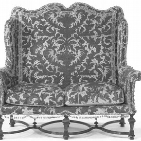 Figure 1. Hampton Court House settee (W.15-1945) before conservation.