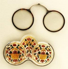 Spectacles and case, Turtle-shell, glass, silver