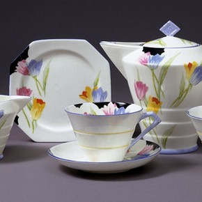 Tea service, made by Paragon China Ltd, pattern registered 1931. Museum no. Circ.250 to 254-1970