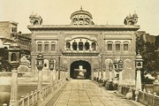 Felice Beato, 'View from the causeway from the Harmandir, Amritsar', about 1857. Museum no: 80088