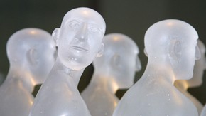 A Captive Audience? (Detail), cast glass, wood and metal, David Reekie, (b.1947), made Norwich, UK, 2001 Gift of Paul Bedford (Museum no.C.112–2000)