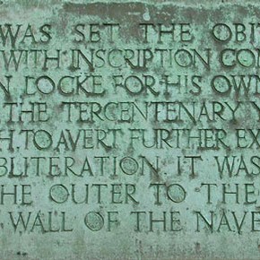 Plaque explaining the removal of the original plaque (detail)