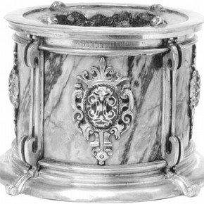 Figure 3. Spanish Inkwell. Museum no. M.162-1951, 9.2cm high