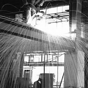 Work progressing on a mezzanine level. Photography by V