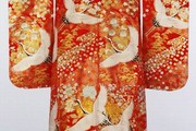 Kimono, 1980-2000. Museum no. FE. 153-2002