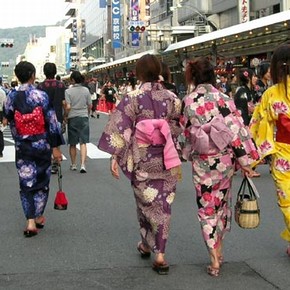 Women wearing yukata.