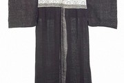 Kimono, 1890-1930. Museum no. FE. 141-1983