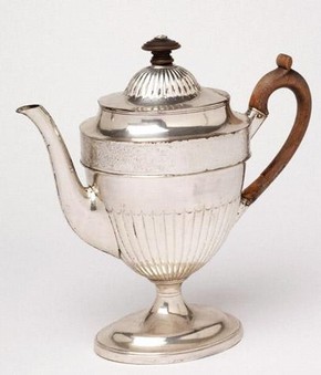 Coffee pot, late 18th century. Museum no. M.141-1912