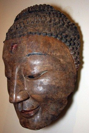 Buddha's Head, side view. Museum no. A.98-1927.