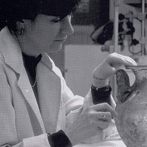 Fig.1. Vicky Oakley working on objects for the new Glass Gallery.