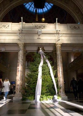 V&A Christmas Tree 2007, designed by Boudicca