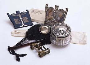 Theatre goer's accessories, early 20th century