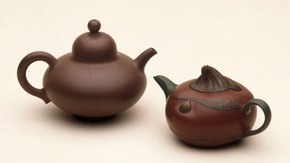 Teapots, 1650-1660 and 1984. Museum nos. C.871-1936, FE.31-1984