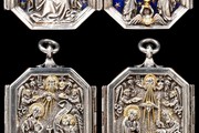 Diptych Pendant, maker unknown, about 1450-80. Museum no. 213-1874