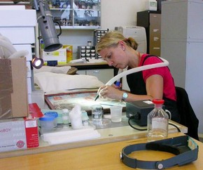 Treatment using a nebulizer [Museum no. IS.39-2005]