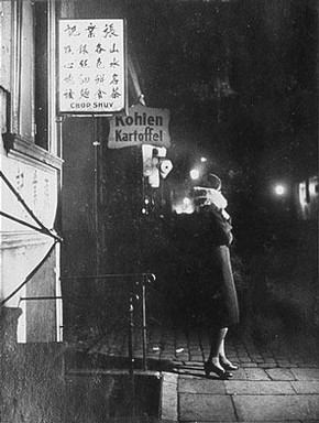 Woman in Hamburg, St. Pauli District, Bill Brandt, 1933 © Bill Brandt Archive Ltd.