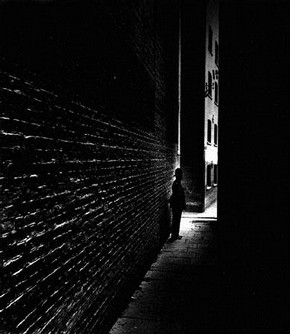 Policeman in a Dockland Alley, Bermondsey, Bill Brandt, 1938 © Bill Brandt Archive Ltd.