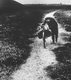 Coal-searcher Going Home to Jarrow, Bill Brandt, 1937 © Bill Brandt Archive Ltd.