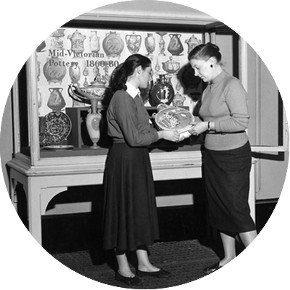 Elizabeth Aslin (R) and Estelle Anner (L)