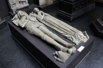 Plaster cast of the effigy of Elizabeth Fitzherbert, late 15th century. Museum no. REPRO.A.1916-215
