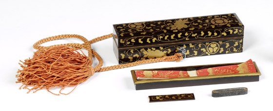 Miniature poem box, Japan. 1880-1930. Museum no. FE.21:1-2003