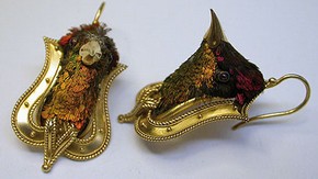Figure 1 The ruby-topaz hummingbird earrings (M.11:1