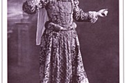 Postcard of Malcolm Scott as Elizabeth I, late 19th to early 20th century