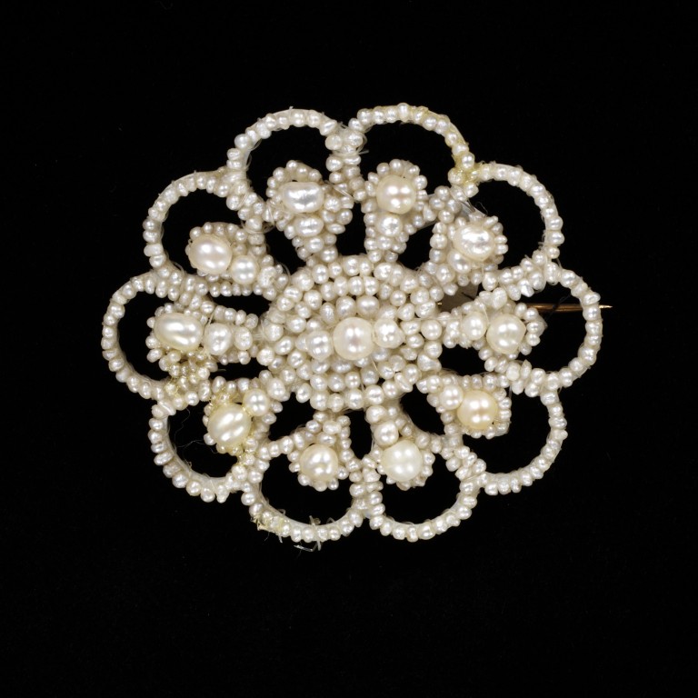 Brooch | V&A Search the Collections