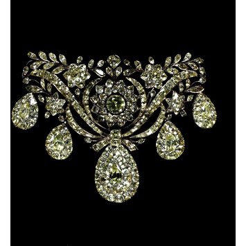 Bodice ornament and earrings Bodice ornament and earrings
