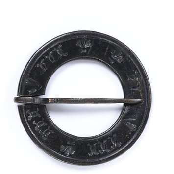 Ring brooch Ring brooch