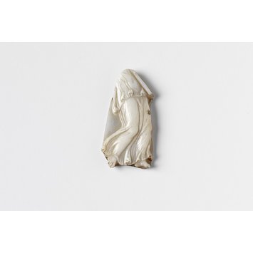 Cameo - Dancing female figure Cameo - Dancing female figure