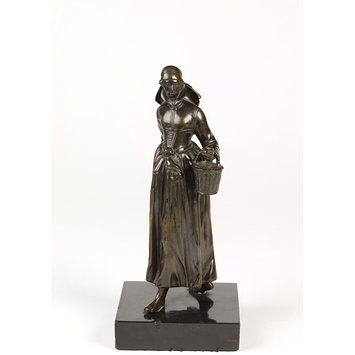 Statuette - Peasant Woman Statuette - Peasant Woman