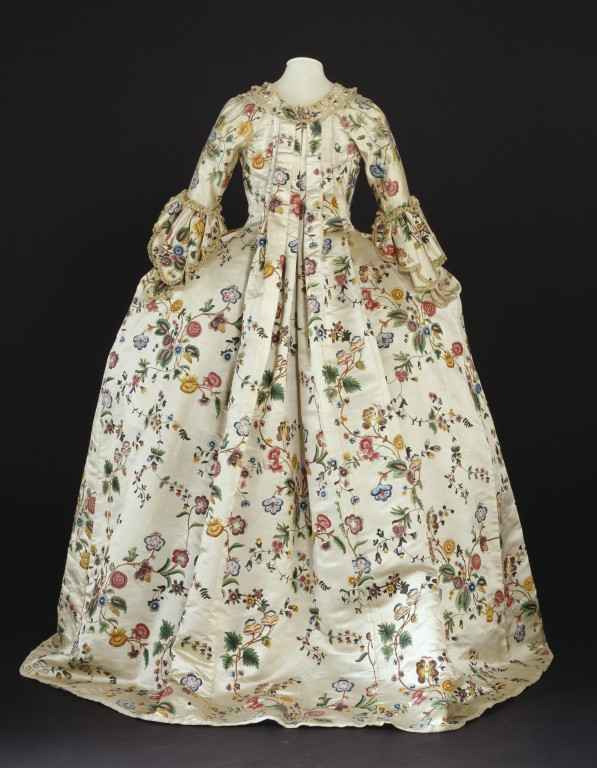 Sack back gown | V&A Search the Collections