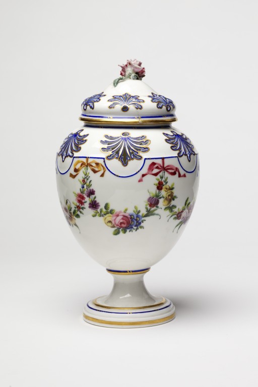 pot pourri Pompadour | Sèvres porcelain factory | V&A Search the ...